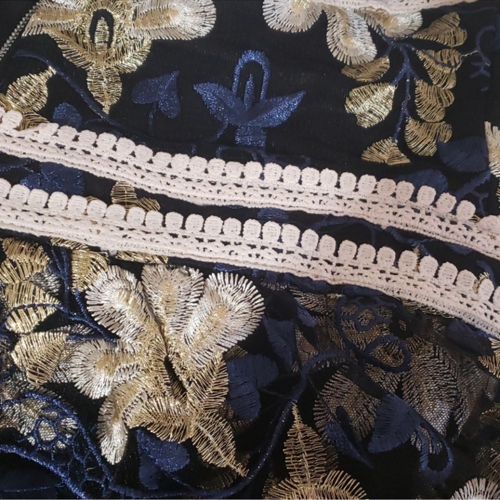 NWT Lulu's Floral Embroidered Dress - Size Small - Picture 11 of 12